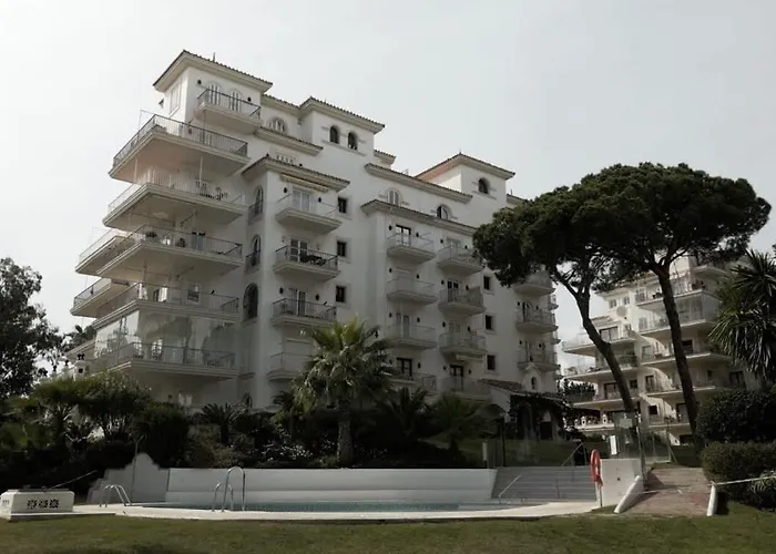 Andalucia Del Mar - 3 Bedroom Apartment In Puerto Banus